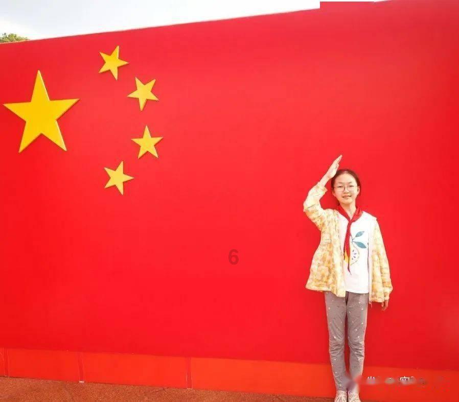 卡通红色汽车拼图